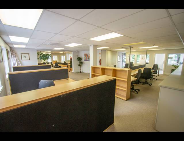 1,200M² OFFICE TO LET IN MELROSE ESTATE